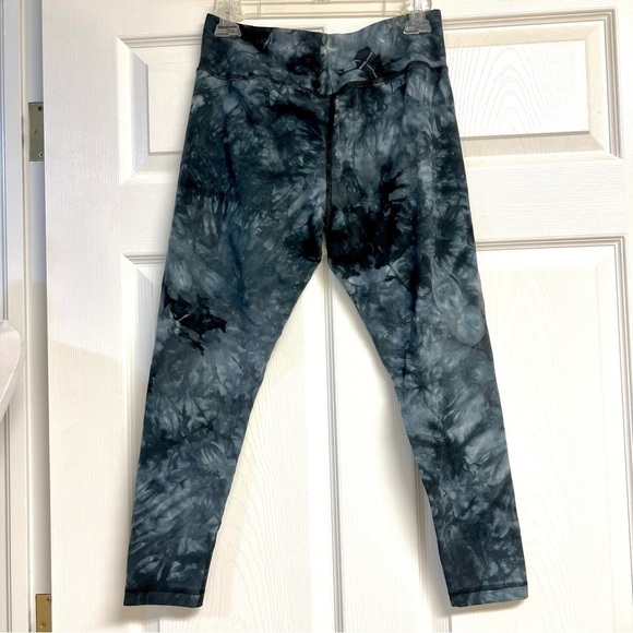 NFL Tampa Bay Buccaneers Concepts Sport Black Burst Tie Dye 7/8 Leggings size L - Picture 4 of 6